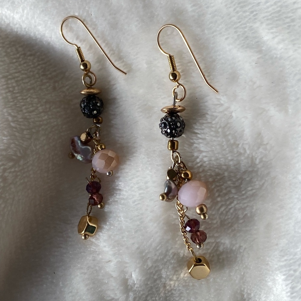 NEW MAGNETIC HEALING CRYSTALS Gold and Black Dangle Earrings - Picture 5 of 6
